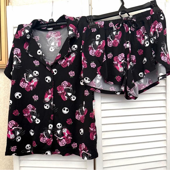 NEW DISNEY Nightmare before Christmas “2026 Valentine Collection” - Picture 4 of 12